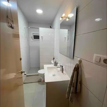 Apartment For 4 Next To Bcn Airport *